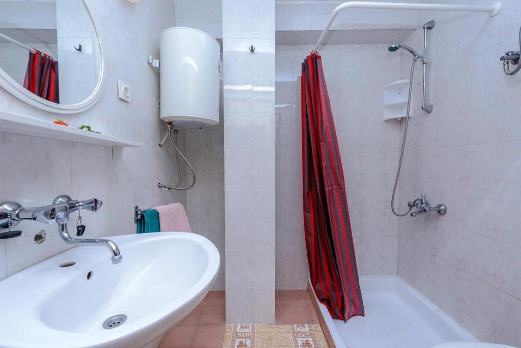 Appartement In With Sea View, Balcony, Air Conditioning, Wifi *